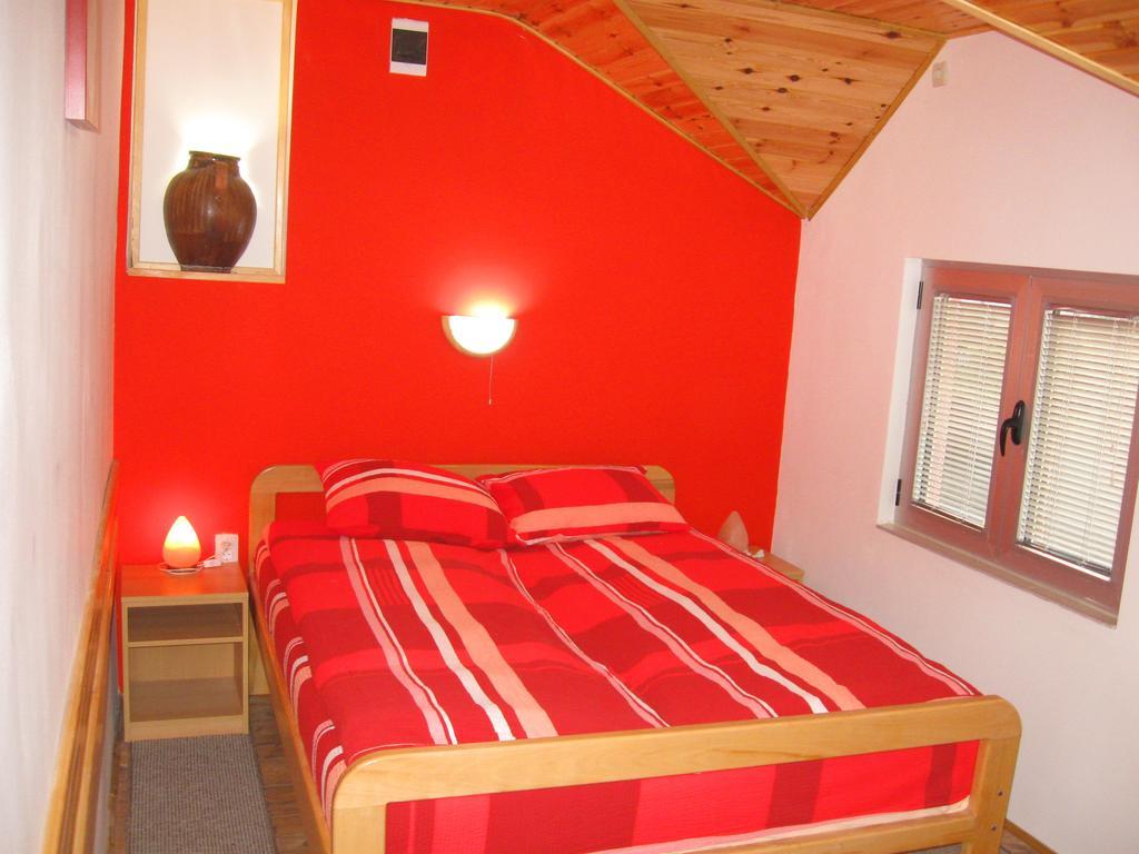Amfora Rooms Caribrod Dimitrovgrad Bilik gambar
