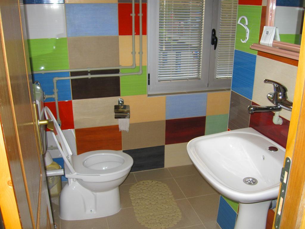 Amfora Rooms Caribrod Dimitrovgrad Bilik gambar
