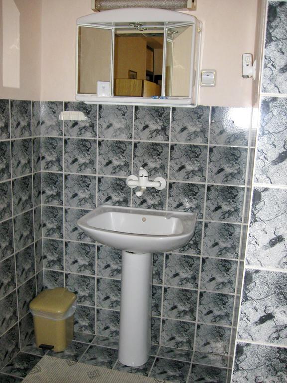 Amfora Rooms Caribrod Dimitrovgrad Bilik gambar