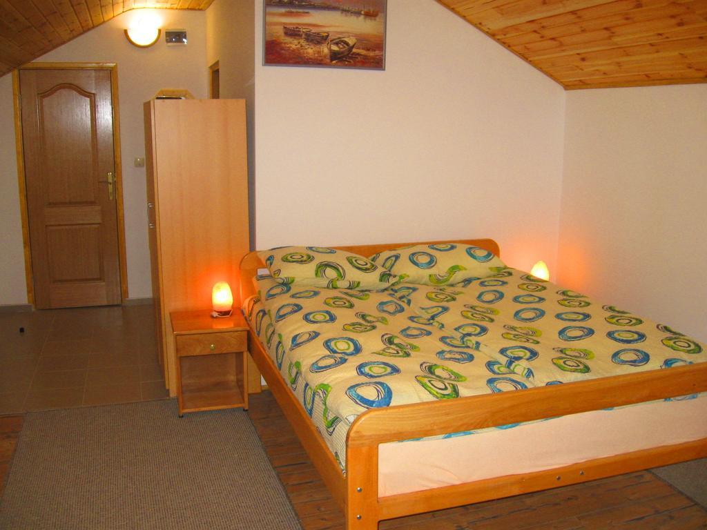 Amfora Rooms Caribrod Dimitrovgrad Bilik gambar