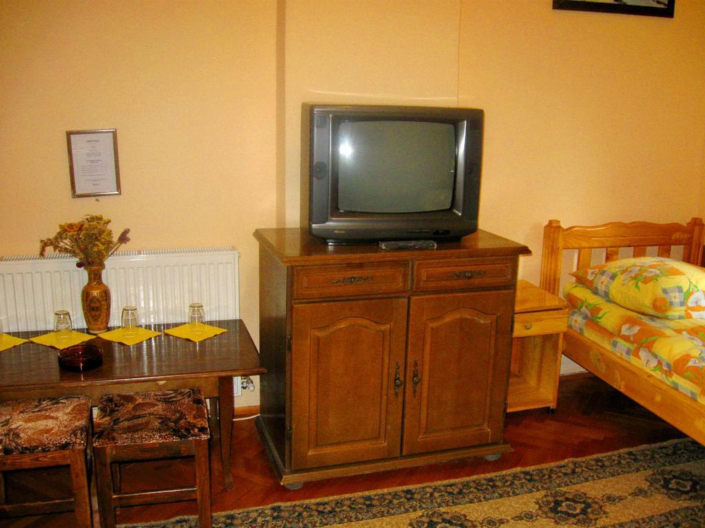 Amfora Rooms Caribrod Dimitrovgrad Bilik gambar