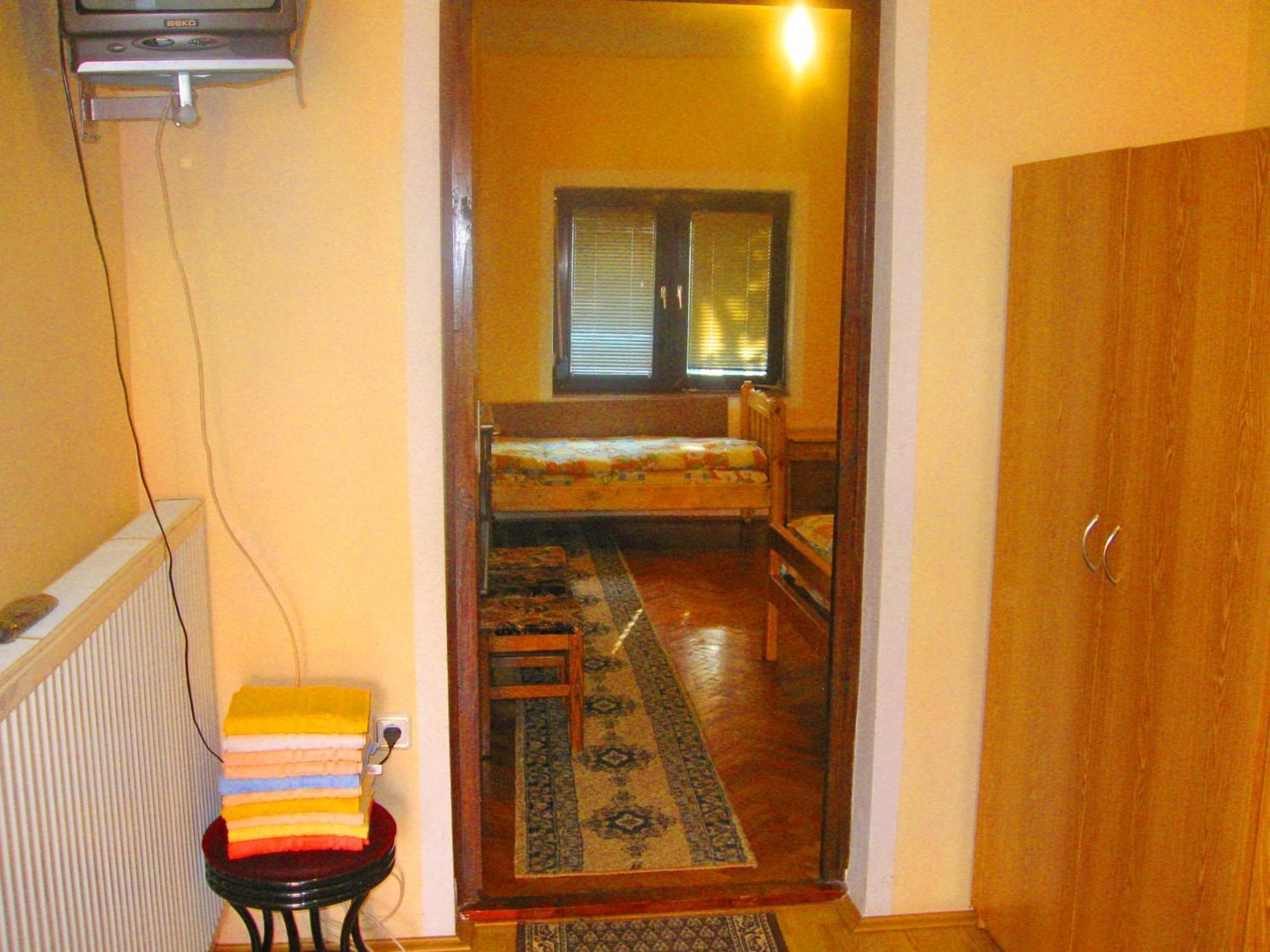 Amfora Rooms Caribrod Dimitrovgrad Bilik gambar