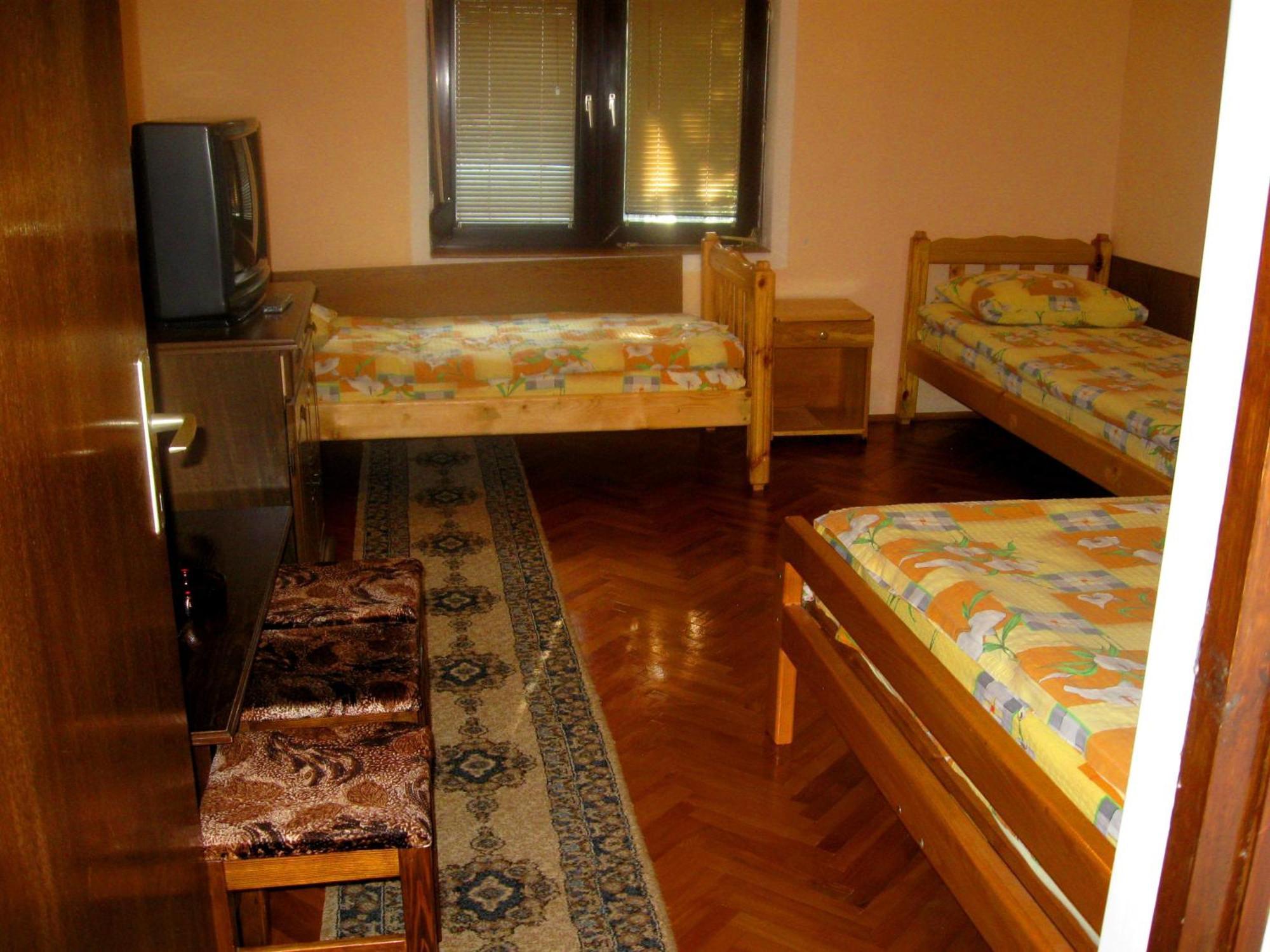 Amfora Rooms Caribrod Dimitrovgrad Bilik gambar